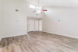 7327 Shady Vale Ln, Houston, TX 77040 - Photo 6