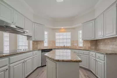 5210 Holly View Drive, Houston, TX 77091 - Photo 10