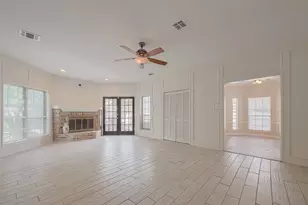 5210 Holly View Dr, Houston, TX 77091 - Photo 4