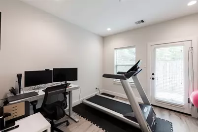 5306 Creekmont Timbers Trail, Houston, TX 77091 - Photo 4