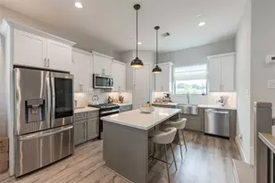 5306 Creekmont Timbers Trl, Houston, TX 77091 - Photo 6