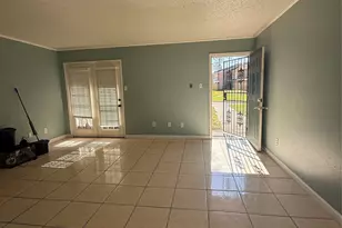 7402 Alabonson Rd, Houston, TX 77088 - Photo 10