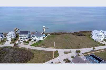 3943 Evening Primrose Drive, Galveston, TX 77554 - Photo 2