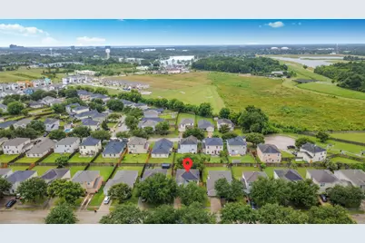 915 Grand Plains Drive, Houston, TX 77090 - Photo 40
