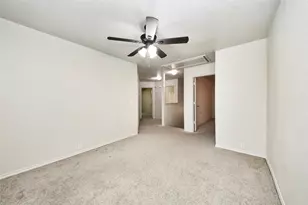 915 Grand Plains Dr, Houston, TX 77090 - Photo 28