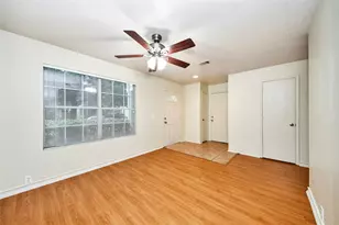 915 Grand Plains Dr, Houston, TX 77090 - Photo 18