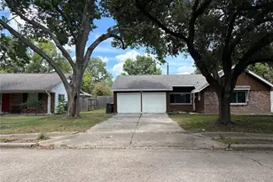 7122 Sharpcrest St, Houston, TX 77074 - Photo 2