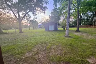 2500 E Houston Ave, Crockett, TX 75835 - Photo 2