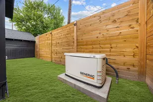 1310 Walton St, Houston, TX 77009 - Photo 2