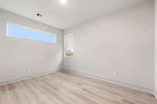 5722 Rucio Ln, Houston, TX 77092 - Photo 18