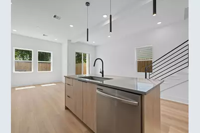 3438 Rebecca Street, Houston, TX 77021 - Photo 8