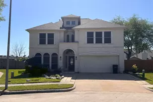 435 Twin Timbers Ln, Kemah, TX 77565 - Photo 1