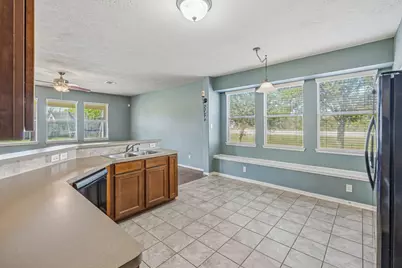 5002 Creekside Avenue, Baytown, TX 77523 - Photo 10