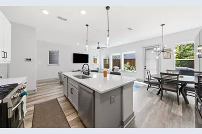 10965 Swang Link Drive, Houston, TX 77043 - Photo 1