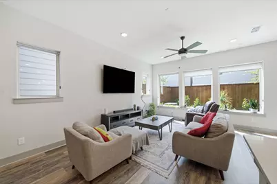 10965 Swang Link Drive, Houston, TX 77043 - Photo 2