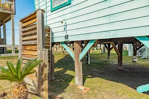 17404 Bristow Dr, Galveston, TX 77554 - Photo 16