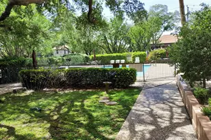7520 Hornwood Dr, Houston, TX 77036 - Photo 18