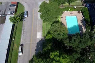 7520 Hornwood Dr, Houston, TX 77036 - Photo 16
