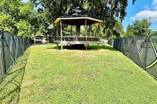 9302 Forest Dale Ln, Houston, TX 77078 - Photo 2