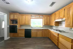 2206 Nancy Lou St, El Campo, TX 77437 - Photo 10