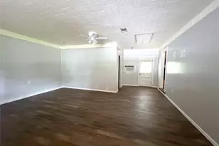 2206 Nancy Lou St, El Campo, TX 77437 - Photo 6