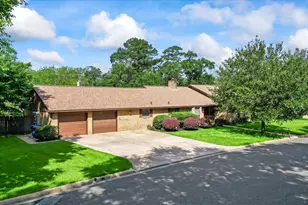 120 Hickory St, Huntsville, TX 77320 - Photo 2