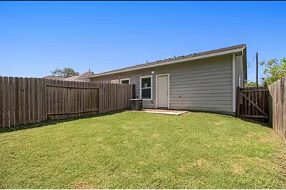 9834 Pelsey St Unit B Street, Houston, TX 77029 - Photo 22