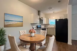 9834 Pelsey St Unit B St, Houston, TX 77029 - Photo 6