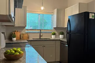 9834 Pelsey St Unit B St, Houston, TX 77029 - Photo 10