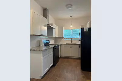 9834 Pelsey St Unit B Street, Houston, TX 77029 - Photo 8