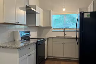 9834 Pelsey St Unit B St, Houston, TX 77029 - Photo 8