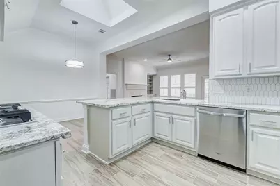 1918 Supplejack Court, Sugar Land, TX 77479 - Photo 12