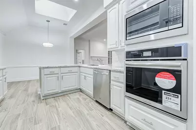 1918 Supplejack Court, Sugar Land, TX 77479 - Photo 8