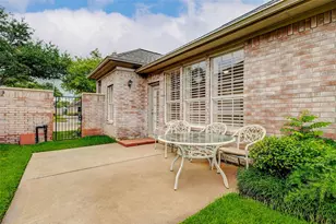 1918 Supplejack Ct, Sugar Land, TX 77479 - Photo 24