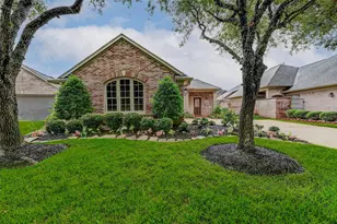 1918 Supplejack Ct, Sugar Land, TX 77479 - Photo 2