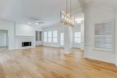 1918 Supplejack Court, Sugar Land, TX 77479 - Photo 6