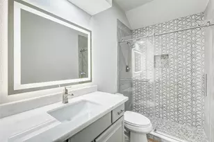 1918 Supplejack Ct, Sugar Land, TX 77479 - Photo 14