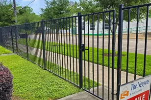 2613 Hutchins St, Houston, TX 77004 - Photo 2