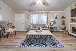 111 Samantha Ln, Huntsville, TX 77340 - Photo 6