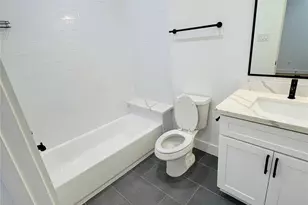 1103 W 15th 1/2 St, Houston, TX 77008 - Photo 36