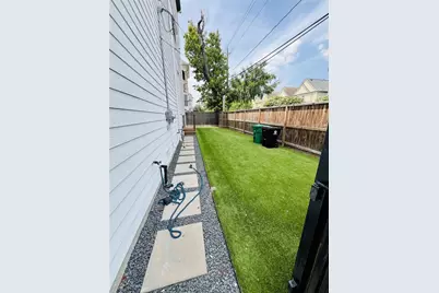 1103 W 15th 1/2 Street #A, Houston, TX 77008 - Photo 6