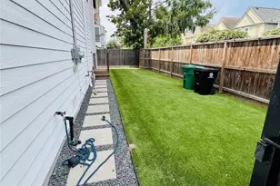 1103 W 15th 1/2 St, Houston, TX 77008 - Photo 6