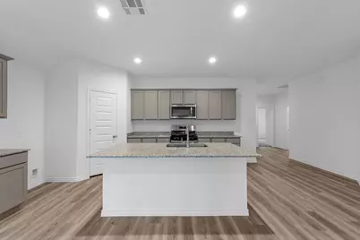 5650 Spoonbill, Orange, TX 77632 - Photo 2