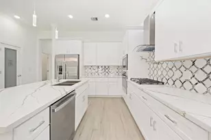 3022 Retta St, Houston, TX 77026 - Photo 6