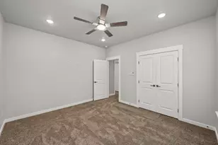 117 Sun City Ln, Conroe, TX 77304 - Photo 32