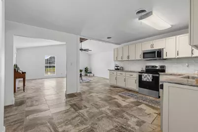 305 Circle Dr, Bridge City, TX 77611 - Photo 14