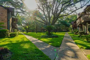 10526 Hammerly Blvd, Houston, TX 77043 - Photo 28