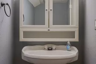 10526 Hammerly Blvd, Houston, TX 77043 - Photo 8