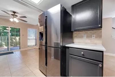 30 Willowwood Circle, The Woodlands, TX 77381 - Photo 10