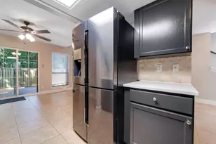 30 Willowwood Cir, The Woodlands, TX 77381 - Photo 10